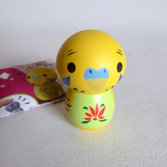 NEW CHOC PEACH FACTORY JAPAN KOKESHI DOLL PARAKEET GACHAPON FIGURE - Picture 1 of 8